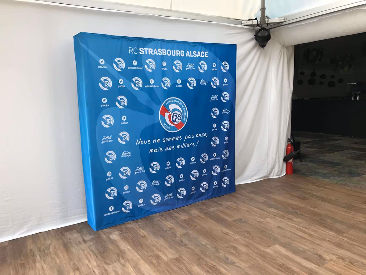 Mur d’image aux couleurs du club — RC Strasbourg Alsace | Nakara Sport